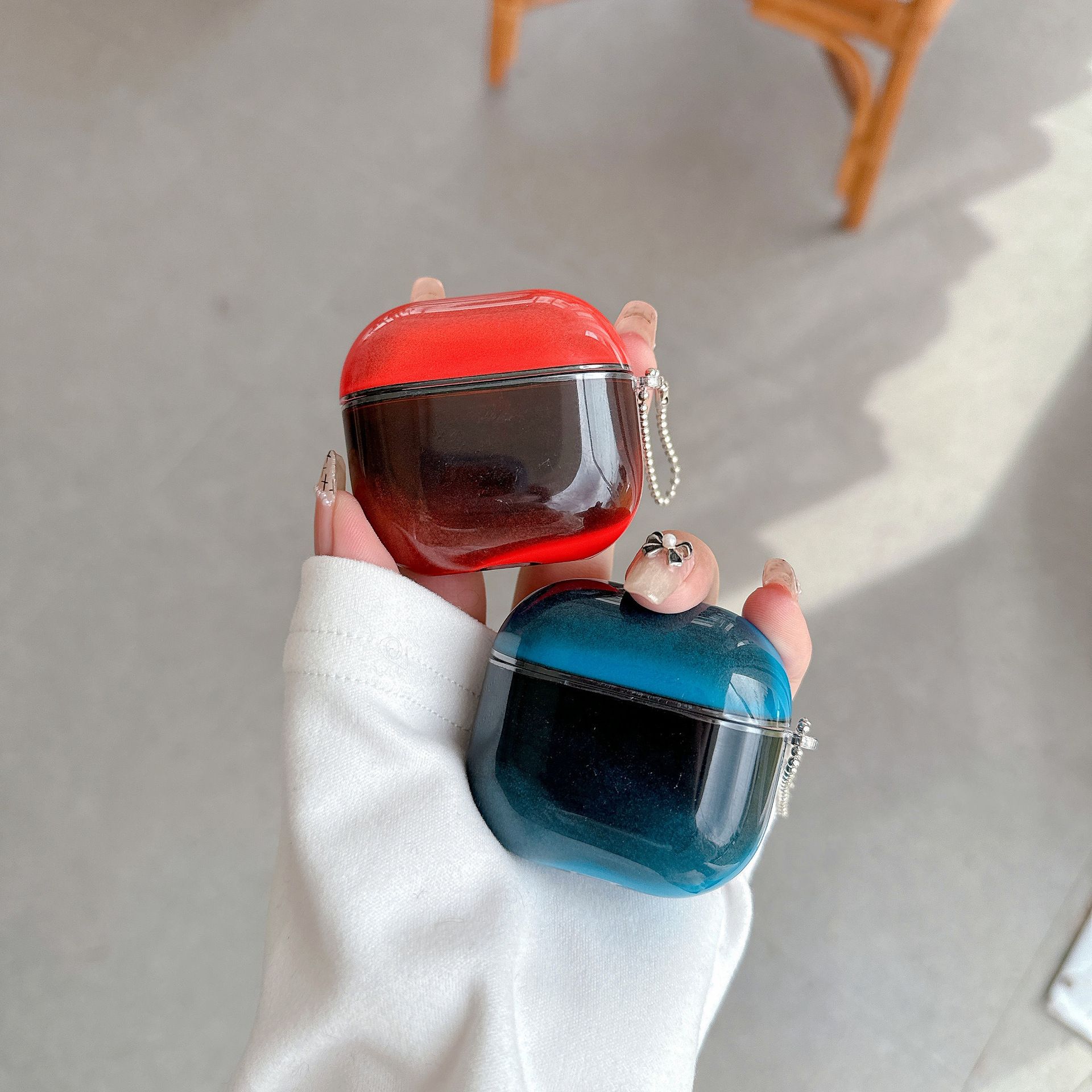 The Apple AirPods 4th generation Quicksand earphone case, the glow-in-the-dark 2nd generation anti-drop protective case, and the cross-border AirPods 3rd generation are suitable for use Specification image