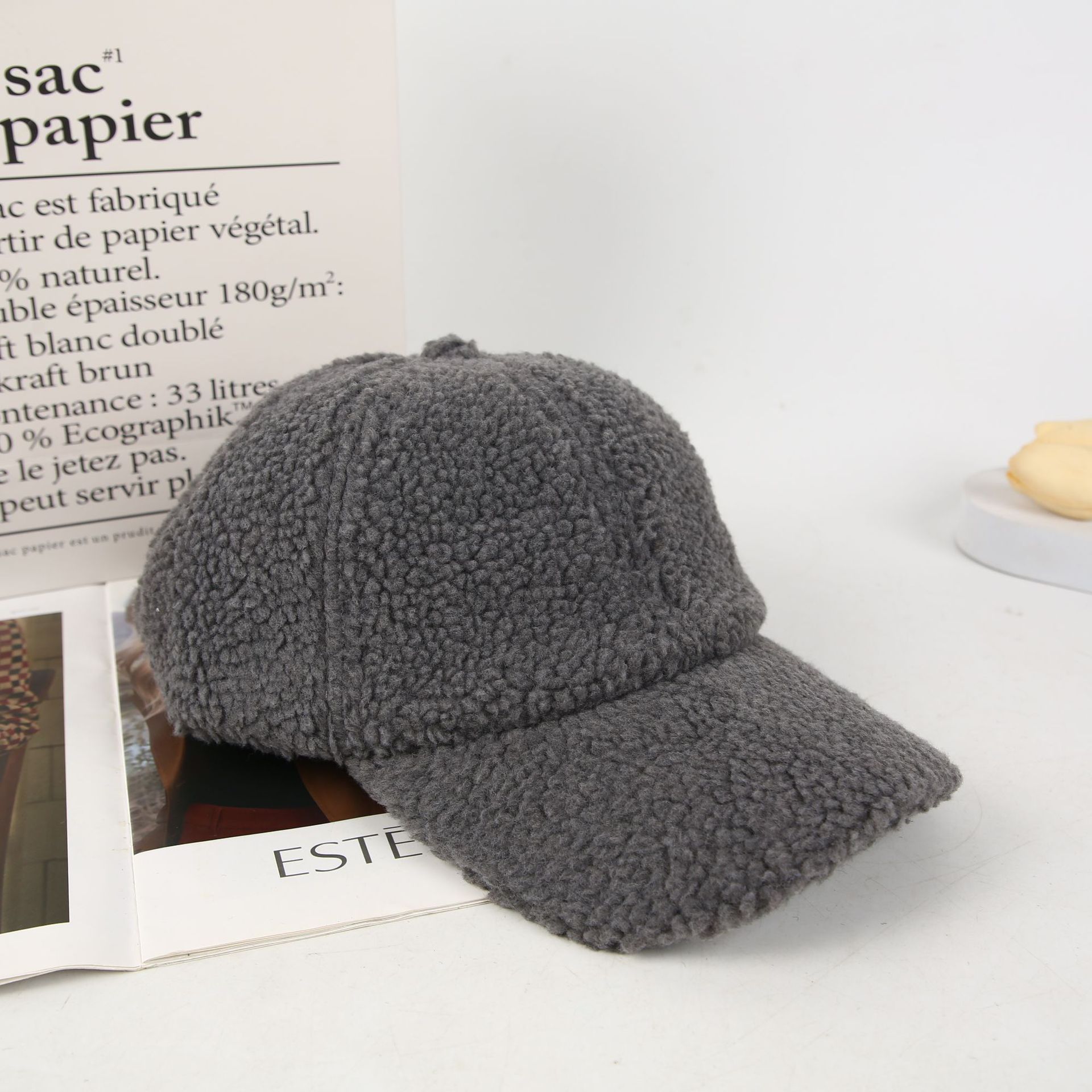 Korean-style simple and elegant lambskin baseball cap, glossy baseball cap, Maillard color winter cap Application Scenario