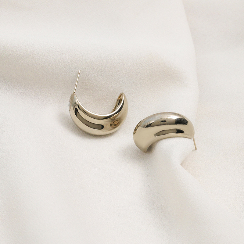 Geometric exaggerated copper-plated 18K real gold, simple and retro cross-border style stud earrings, cold and elegant stud earrings and earrings wholesale details Picture