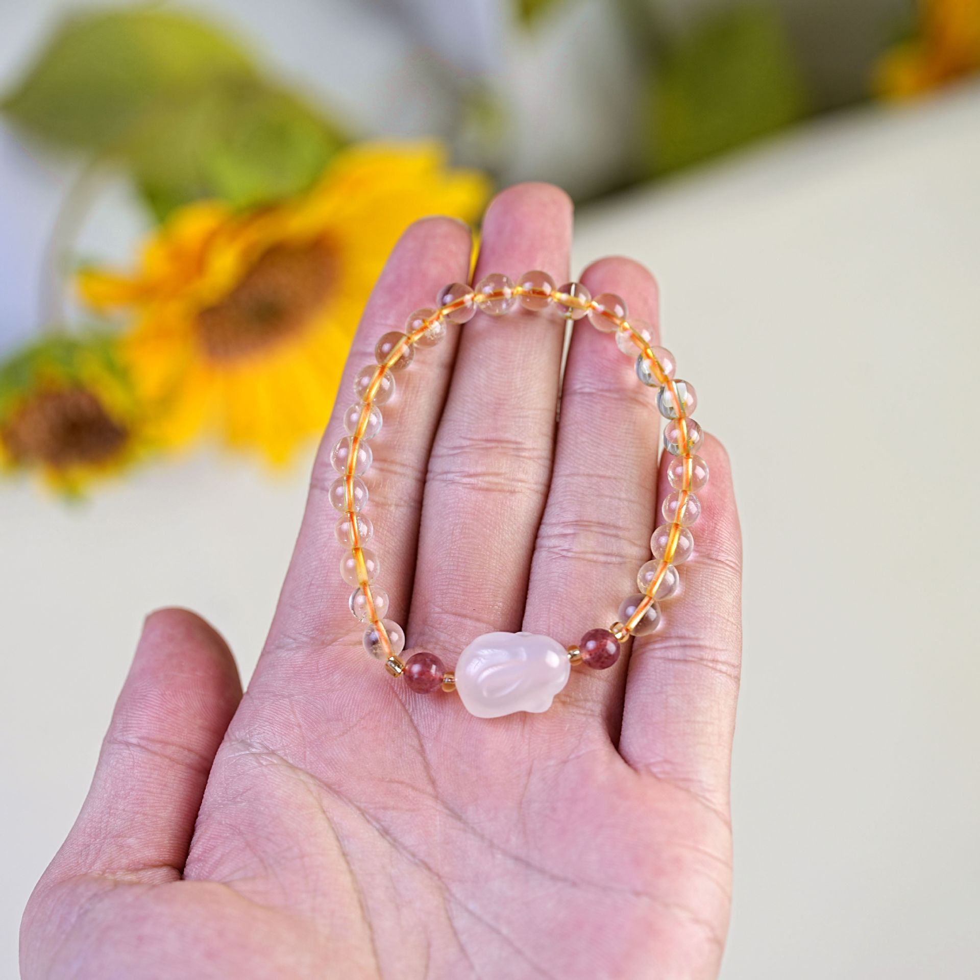 Strawberry crystal with white crystal bracelet, women's fashionable, light luxury and high-end crystal bracelet, beaded jewelry and accessories wholesale details Picture