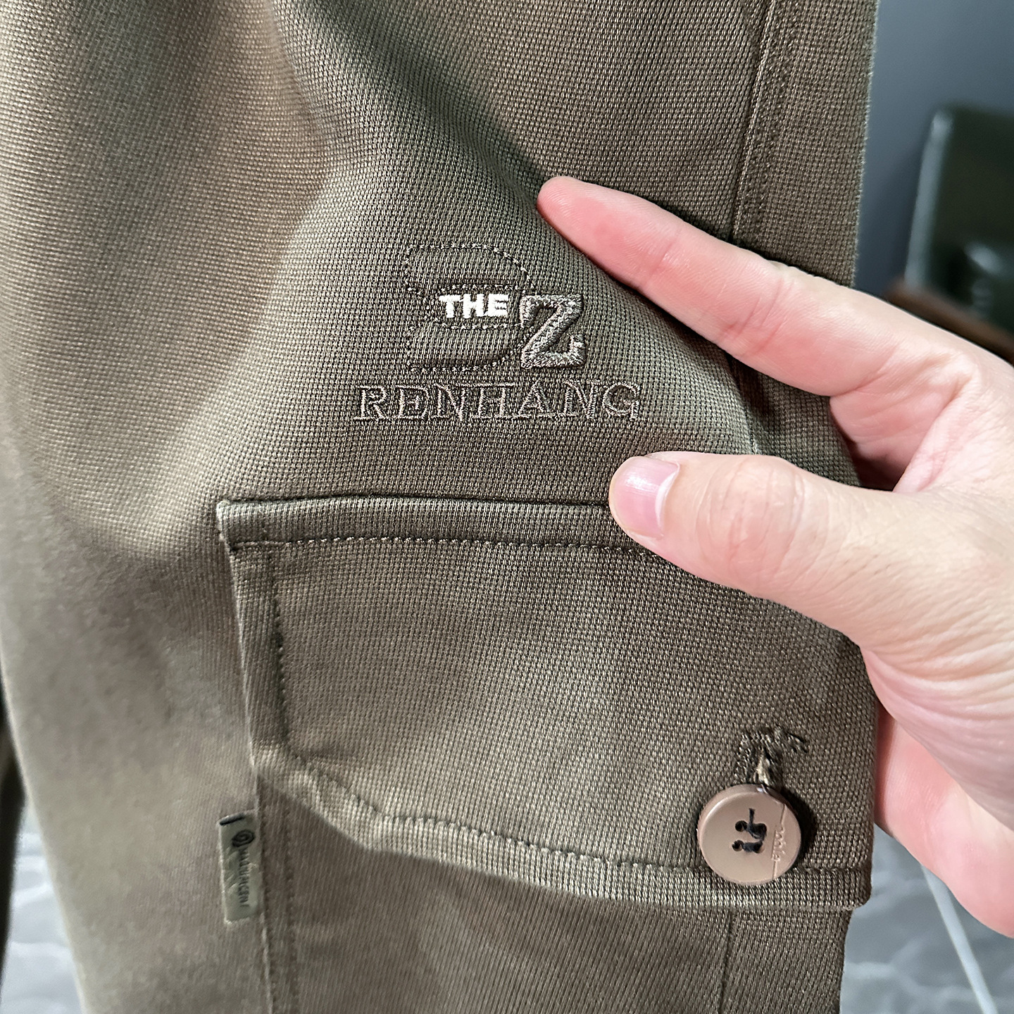 In the autumn of 2025, the thickened men's casual pants from Lyocell Tencel are trendy, fashionable and versatile, as well as versatile workwear pants for men Application Scenario