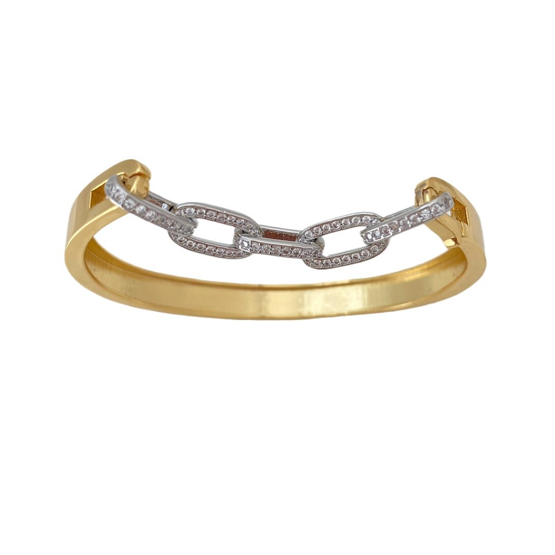 This French-style high-end zirconium geometric C-shaped opening bracelet is a fashionable and exquisite women's niche design Item Picture