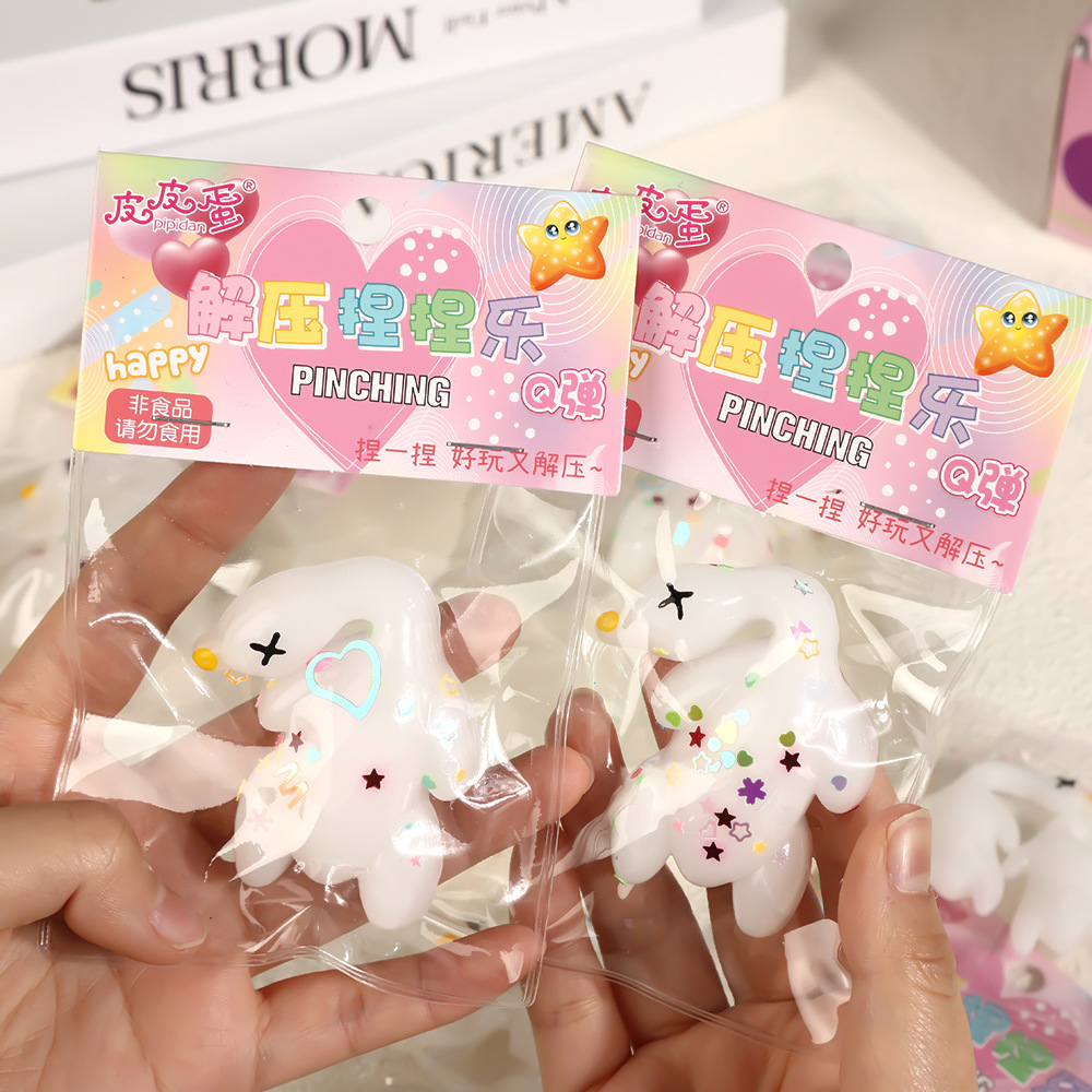 The popular and trendy roast duck "Pinching Fun" mini stress-relieving simulation food and play toys are set up at the night market to relieve stress Application Scenario