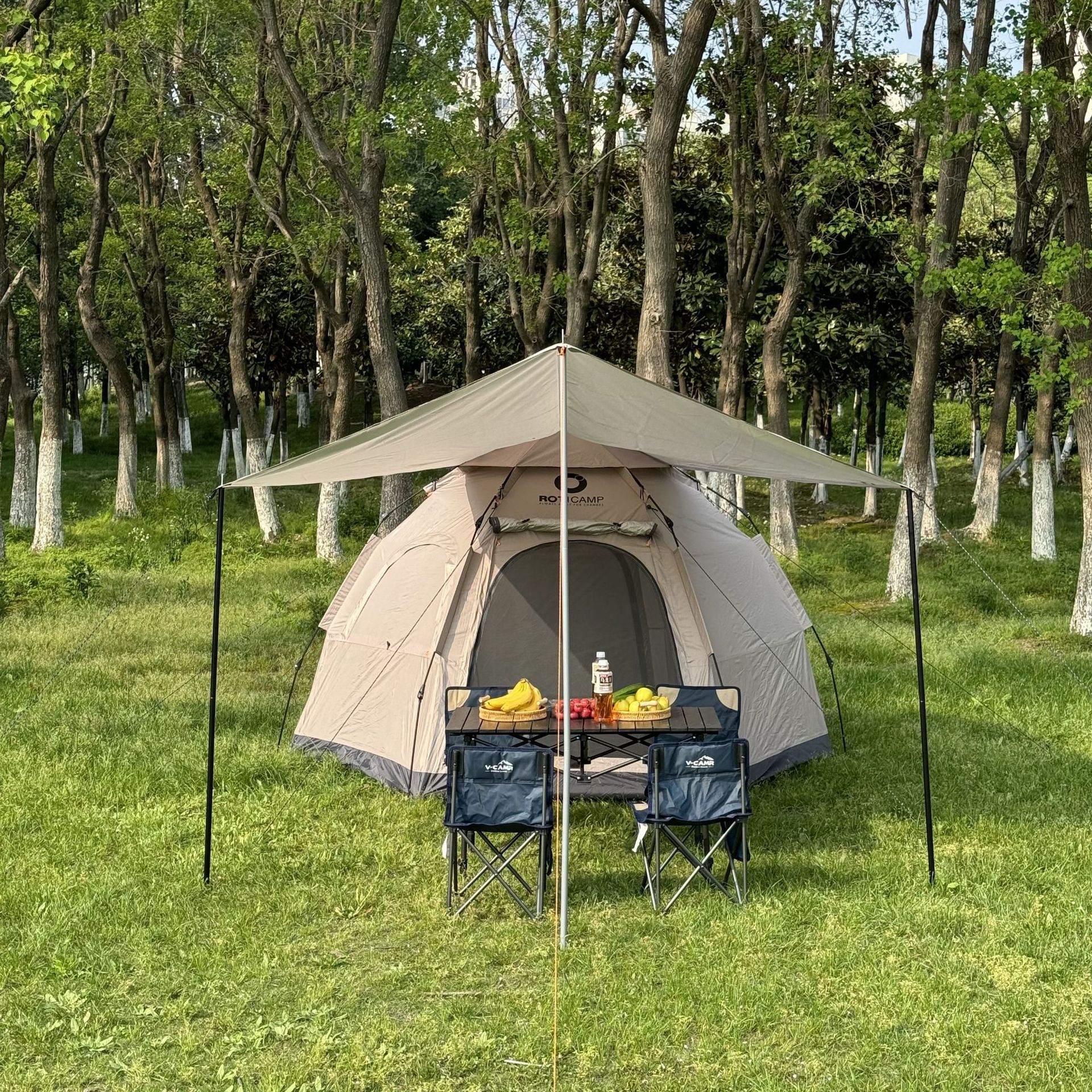 Outdoor sunshade, camping full set of equipment, sky tent, silver-coated sun-protective fabric, camping, multi-functional hexagonal tent Application Scenario