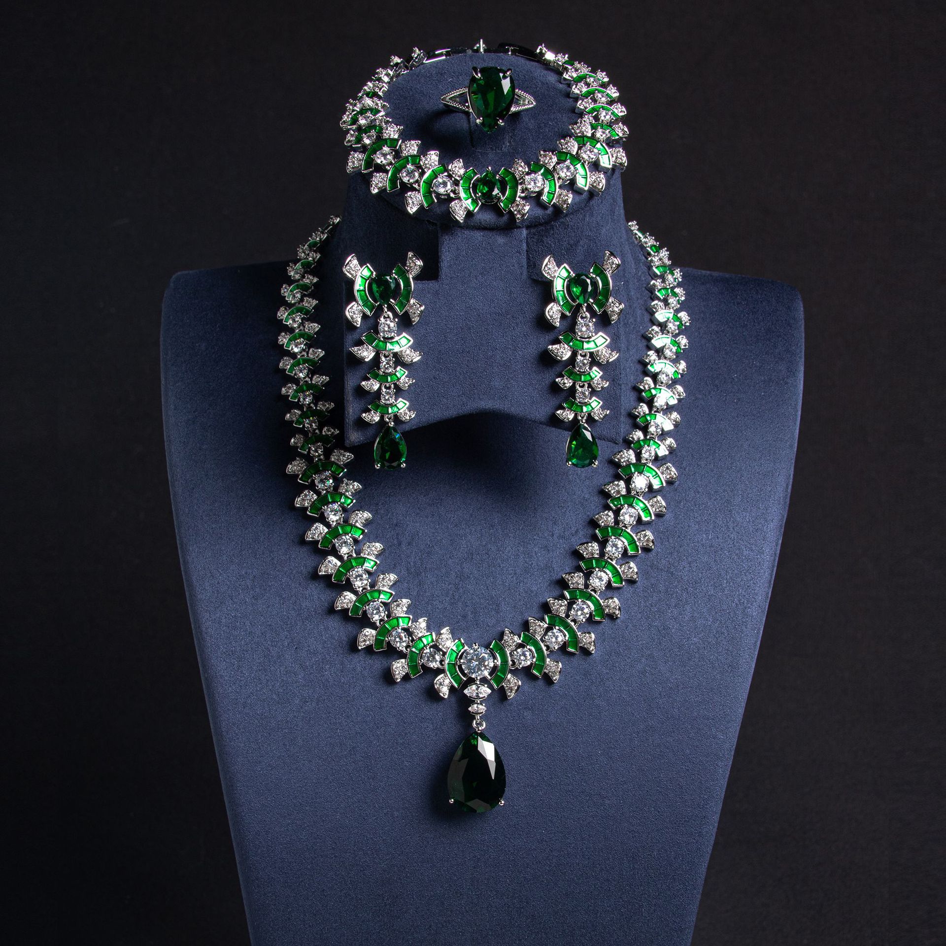 European and American cross-border high-end custom jewelry necklace, earrings, ring, bracelet four-piece set, luxurious and versatile jewelry for banquets, women Specification image
