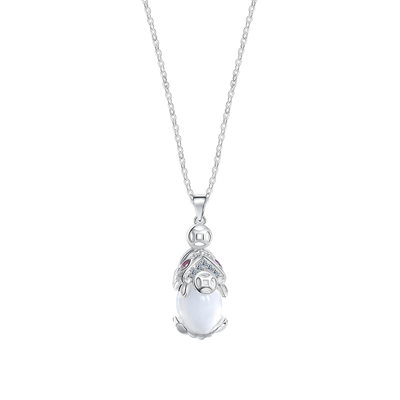 s925 pure silver chalcedony white PI Xiu pendant for women, simple and elegant, fashionable and versatile necklace, collarbone chain, Valentine's Day gift Application Scenario