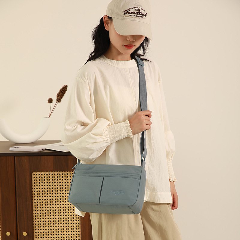 New cross-border single-shoulder small square bag, lightweight nylon bag, large-capacity women's crossbody bag Item Picture