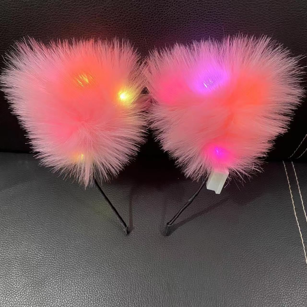 The new fox glowing cat ear hair band, a cute Korean plush headband, is a popular hair accessory for live streaming, photo taking and performance Specification image
