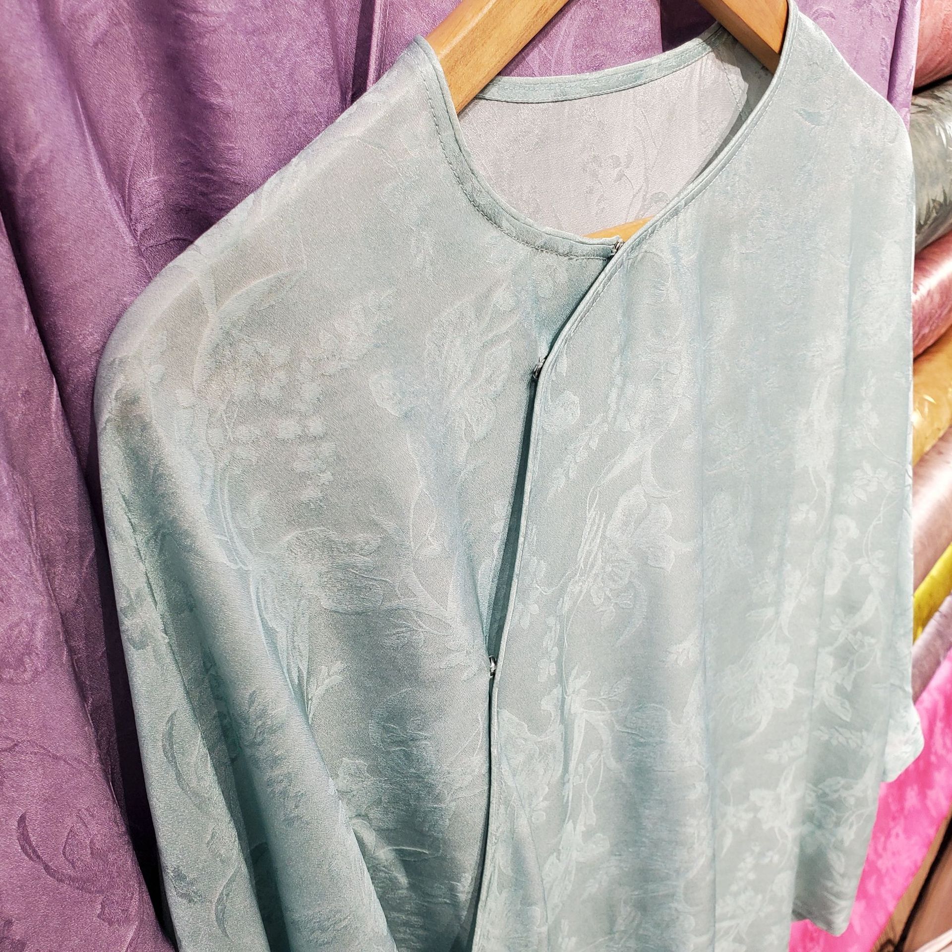 Mulberry silk blended jacquard new Chinese-style fabric, silk fabric, artificial silk interwoven with magnolia flower stir-fried color Application Scenario
