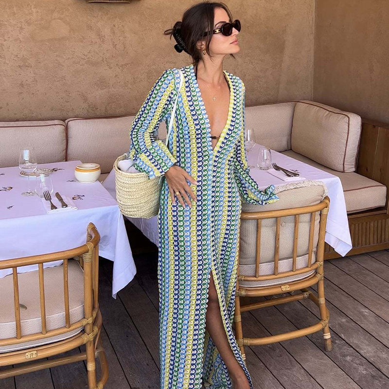 European and American cross-border vacation style lace beach dress, V-neck, cut-out and slit one-piece design dress full figure