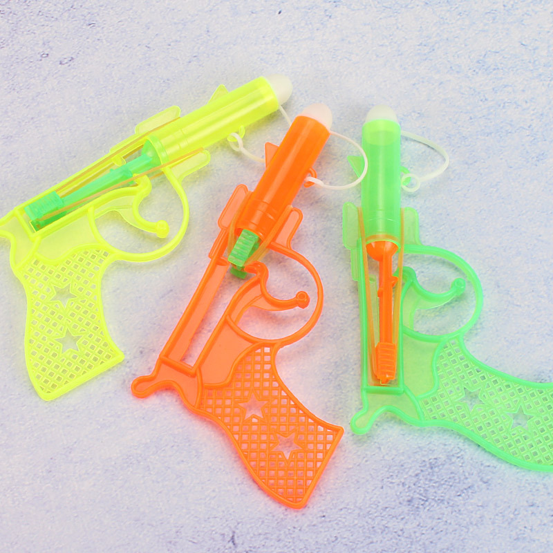 Nostalgic toy rubber band gun, childhood memories, classic 80s Dong Dong gun, empty gun, children's toy wholesale Application Scenario