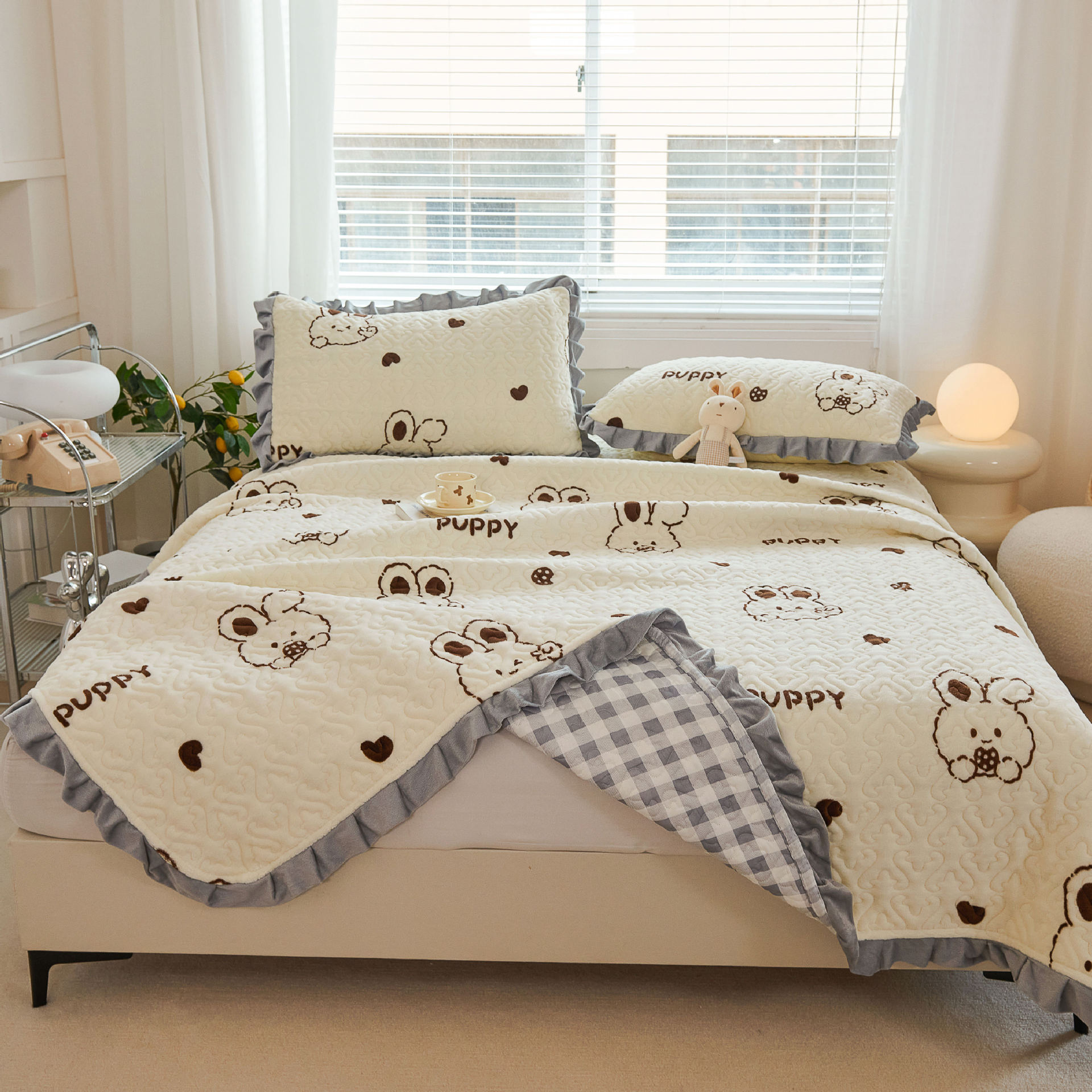 新款加厚牛奶绒夹棉床盖三件套防滑炕垫花边绗缝榻榻米床单盖毯