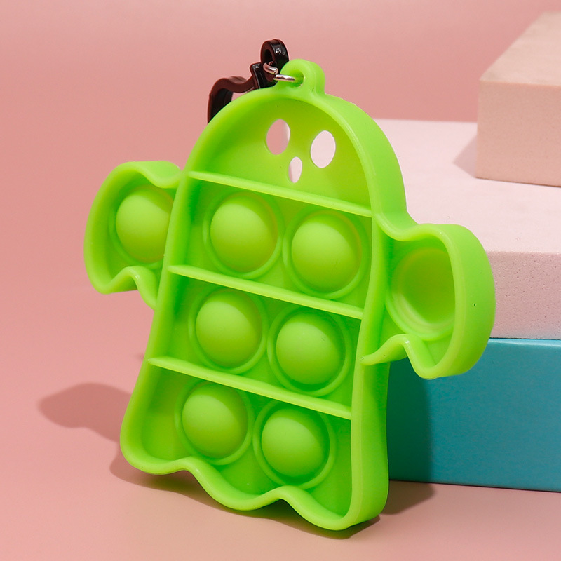 2023 New Halloween Rat-killing Pioneer Key Pendant, Pumpkin Lantern Ghost Keychain, Magic Haunted House Silicone Hanging Application Scenario