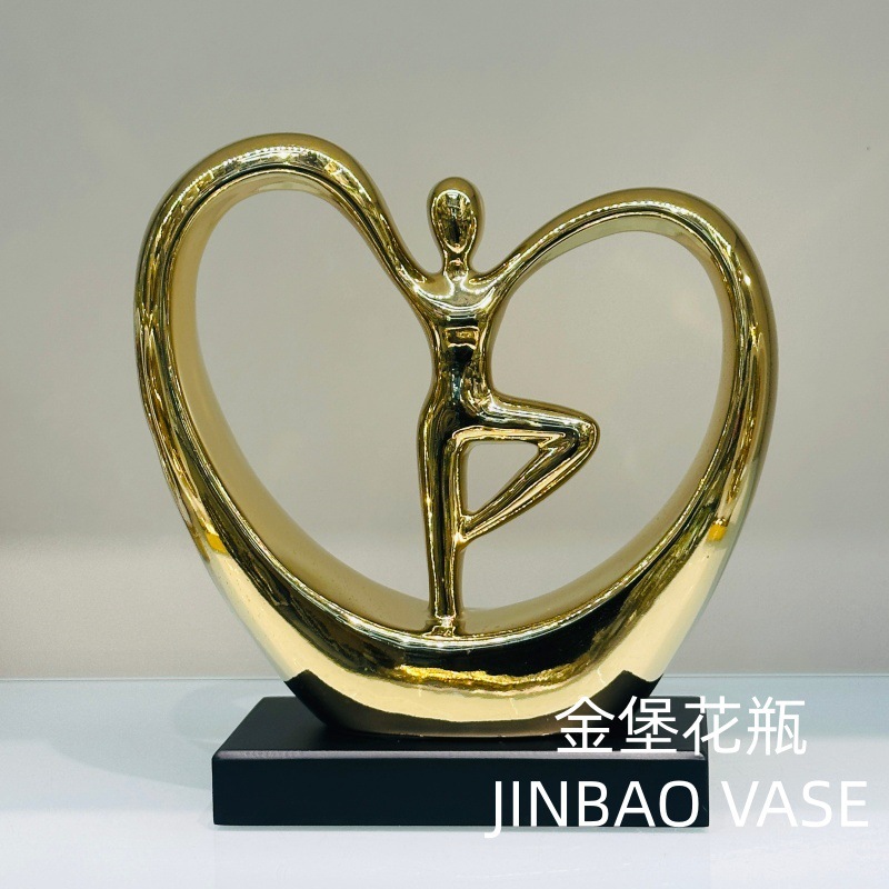 A light luxury sex heart-shaped creative electroplated home decoration piece, TV cabinet, desktop decoration, couple's wedding gift details Picture