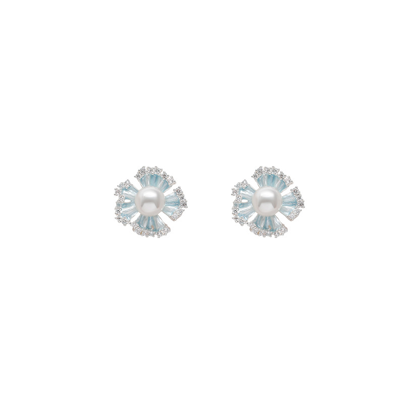 Light luxury and elegant French zircon pearl flower earrings 2026 new style, elegant silver needle stud earrings, high-end earrings for women Item Picture