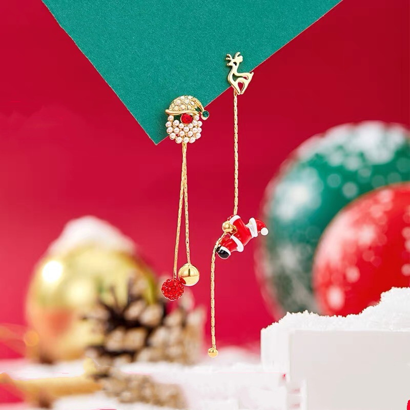 New cross-border Christmas earrings from Europe and America, creative and versatile. Santa Claus climbing asymmetrical earrings for women wholesale Specification image