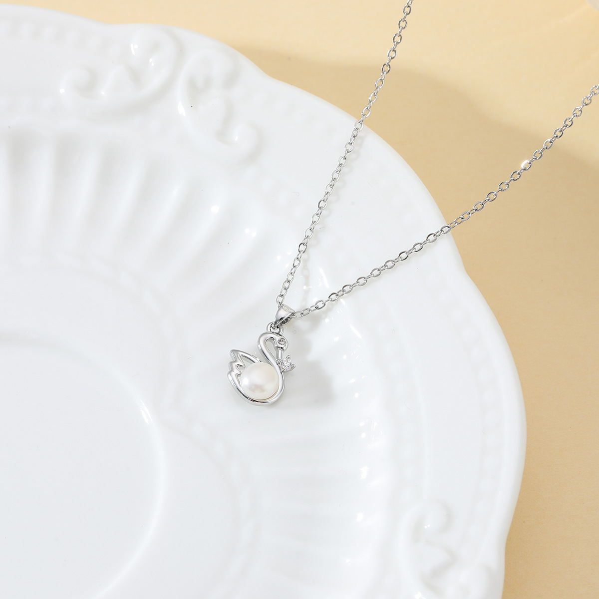 Wholesale of new copper-plated real gold natural freshwater pearl swan pendant and zircon necklace collarbone chain Specification drawing
