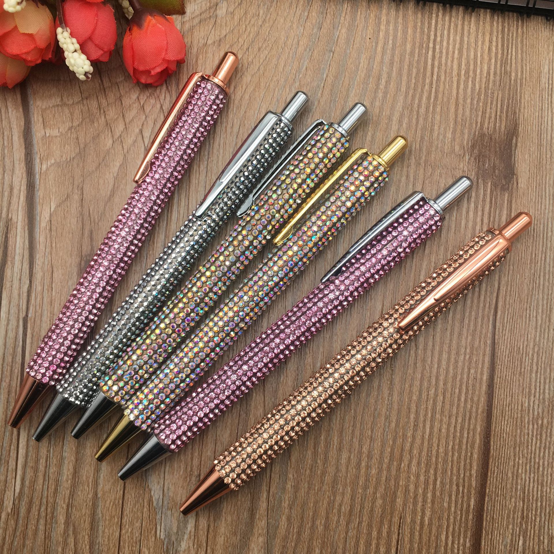 Metal core press diamond pens, ballpoint pens, multi-color copper metal pens, crystal pens, water diamond pens are in stock and available for wholesale Specification image