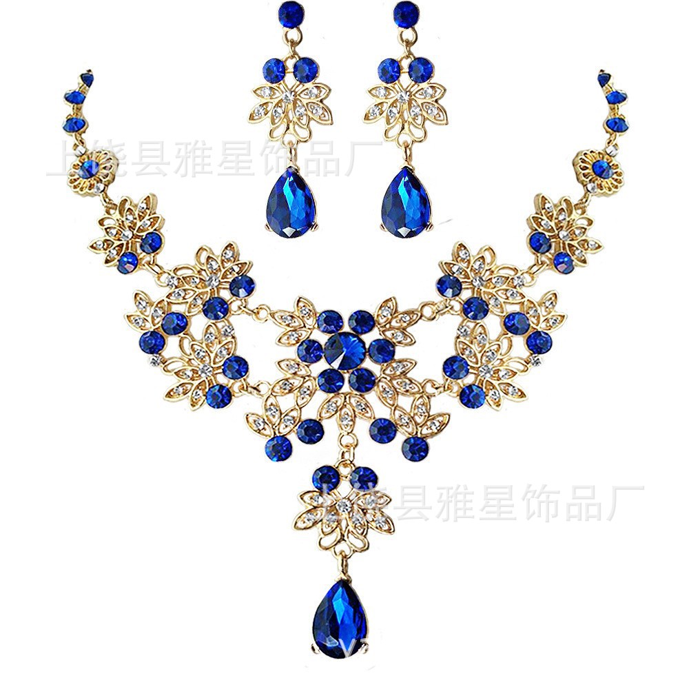European and American cross-border bestseller earrings and jewelry sets for brides, wedding parties and banquets, rhinestones, necklaces and earrings details Picture