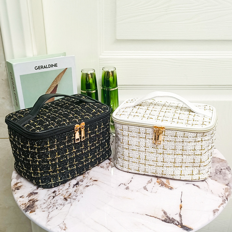 2023 New Golden Thread Bag, high appearance level, fashionable makeup bag, large-capacity portable handbag, cosmetics storage bag