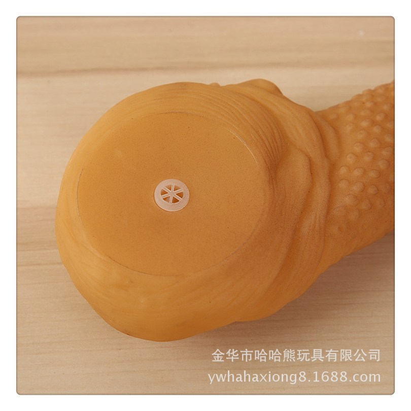 New pet toy chicken with a lower body shape, pvc biting toy, creative voice, street stall supply, wholesale pet dog Application Scenario