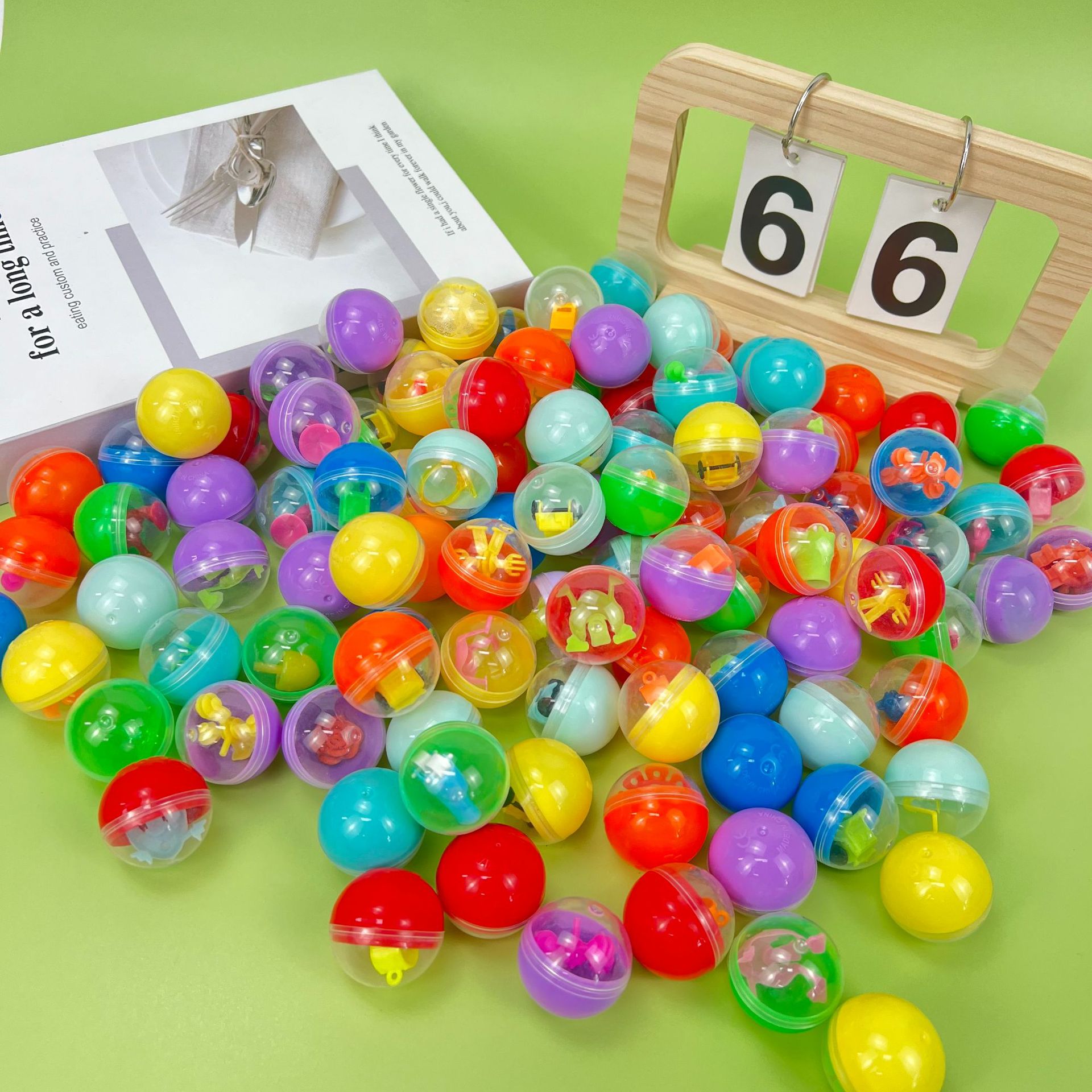 32mm扭蛋球1元投币惊喜扭蛋彩色半透明小号儿童创意扭扭蛋现货