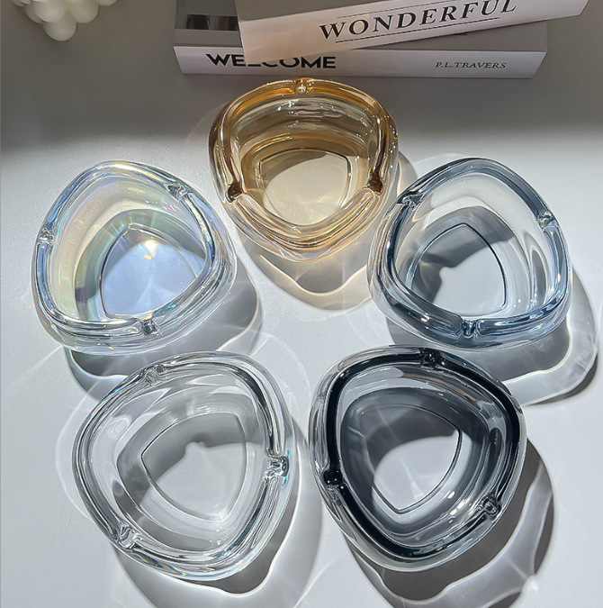 Modern and simple crystal glass windproof fly ash ashtray for merchants to use in living rooms, offices, Nordic hotels and restaurants details Picture