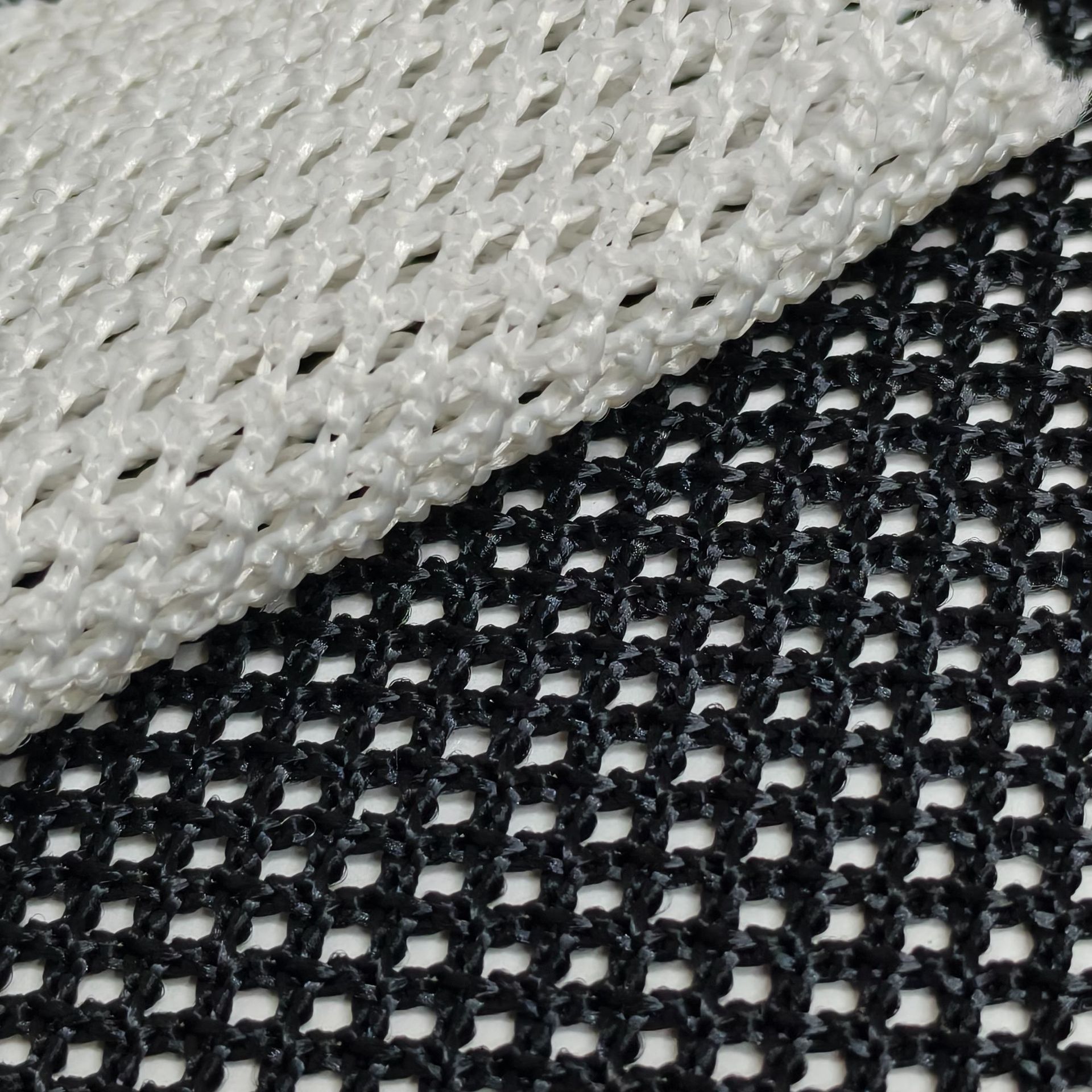 Tela de malla de poliéster K318 tela de malla de diamante tela de malla de poliéster material de calzado de diamante equipaje para niños bugys juguetes bolsos maletas mochilas deportivas accesorios material de equipaje daiye Application Scenario