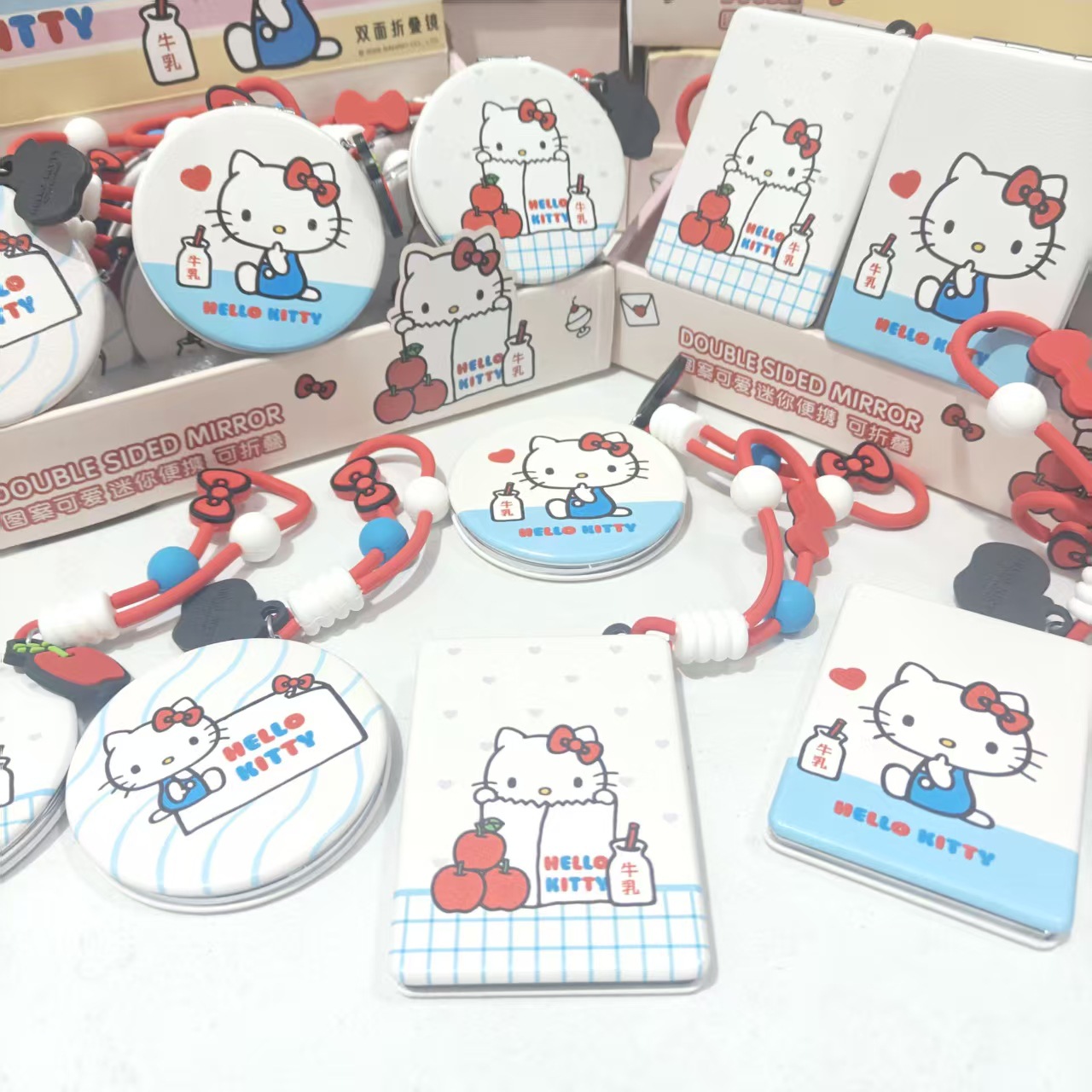Square mini handheld folding small mirror, cute new cartoon girls' makeup mirror, high-definition double-sided portable pocket details Picture