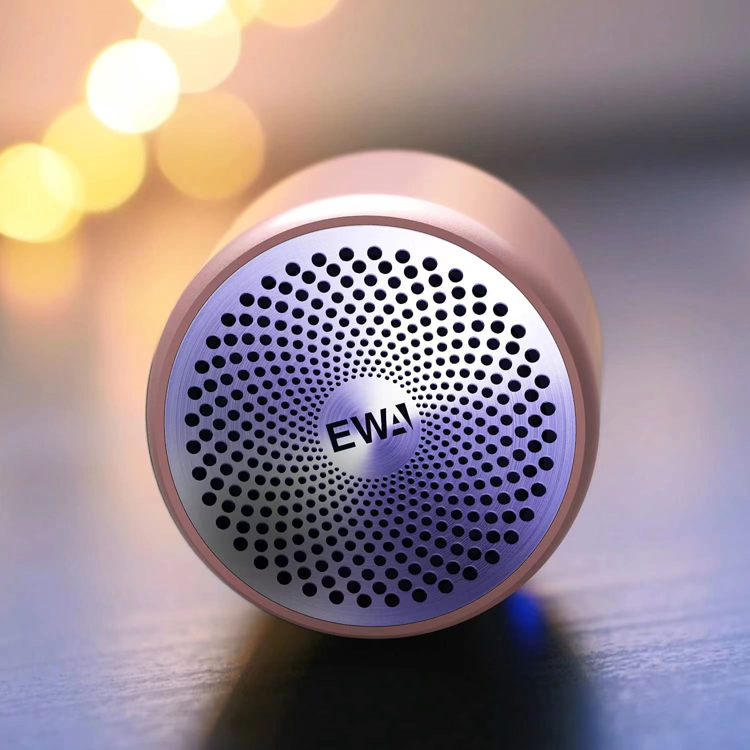 EWA-A106Pro outdoor portable 7-level waterproof Bluetooth speaker with excellent sound quality, factory direct sales Item Picture