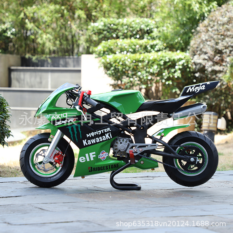 The new 49CC mini sports car from CR is a two-stroke expanded cylinder hand-pulled start outdoor track children's sports car Application Scenario