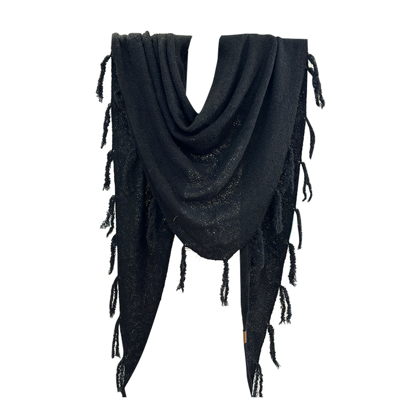 One-piece consignment of trendy new scarves for women, high-end and versatile, with a sense of atmosphere. Wool shawls for warmth, thickened fringed cashmere scarves. Wholesale at street stalls Item Picture