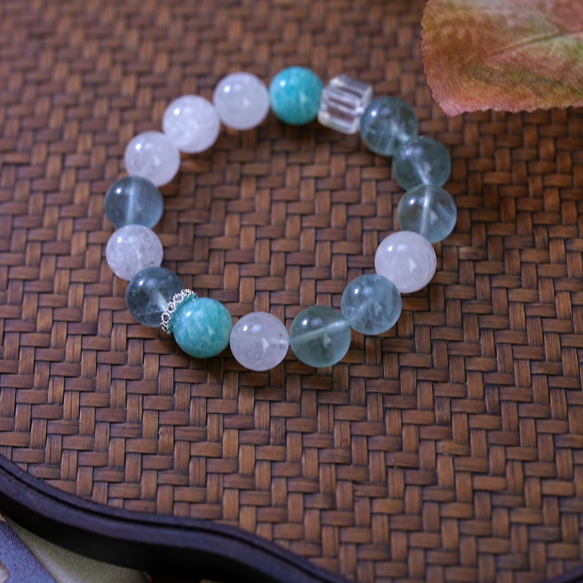 蓝玉白云水晶手串时尚百搭显白高级感设计女手链串珠饰品配饰批发