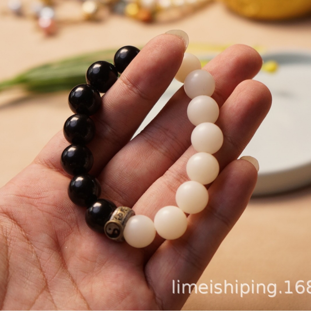 The popular white jade Bodhi and obsidian nine-character mantra handcrafted Bodhi bracelet from Taoist temples and monasteries comes in sizes ranging from 9 to 12mm Application Scenario