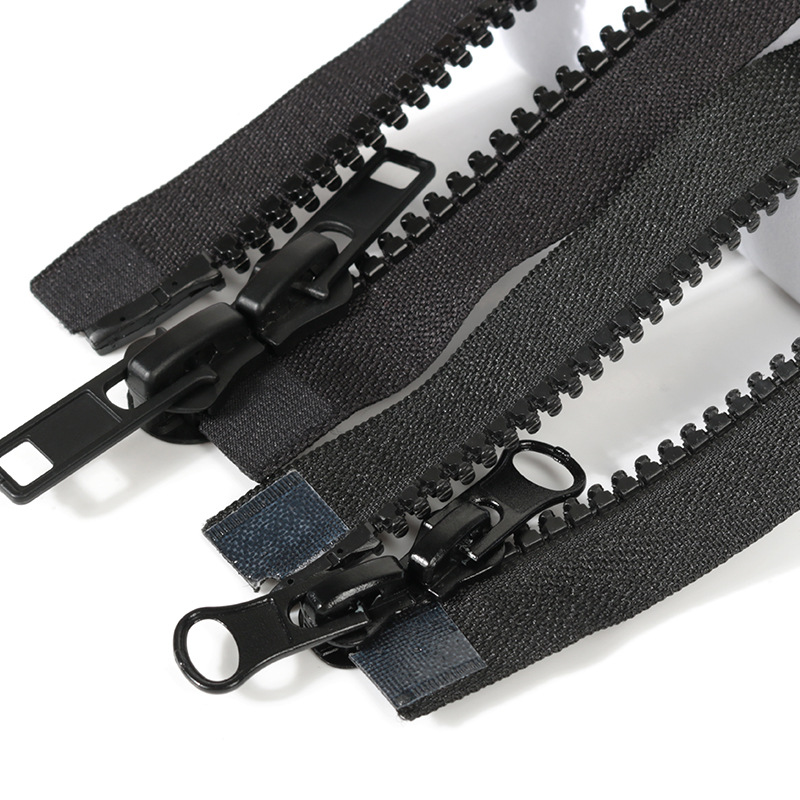 No. 5 double-headed resin zipper, double opening tail, ordinary teeth, black pull lock, clothing, luggage, down jacket, front lapel pull chain details Picture