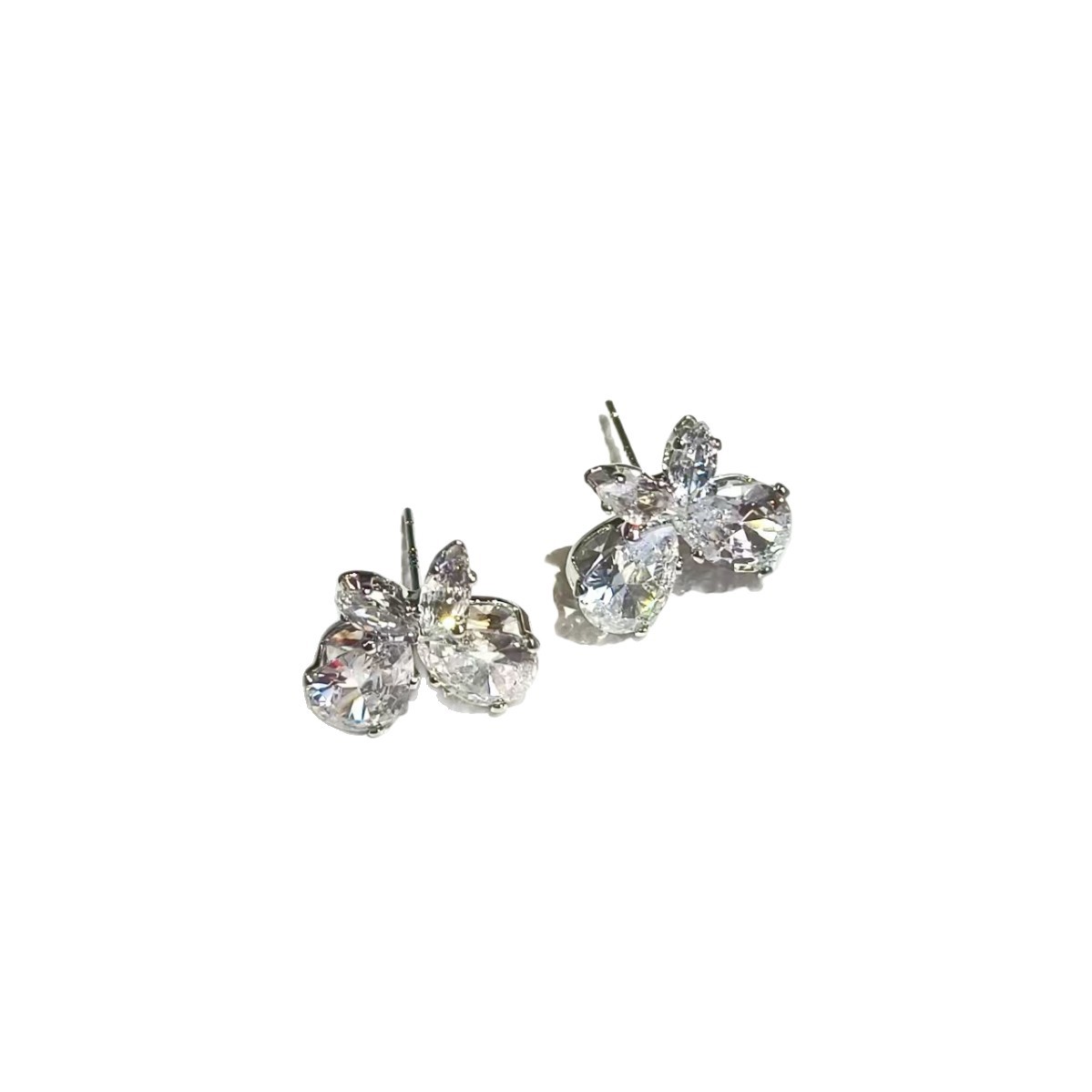 2025 New Sparkling Ear Stud earrings, pure silver butterfly Super Sparkling ear bone Stud Zircon, high-end, exquisite and versatile style Item Picture