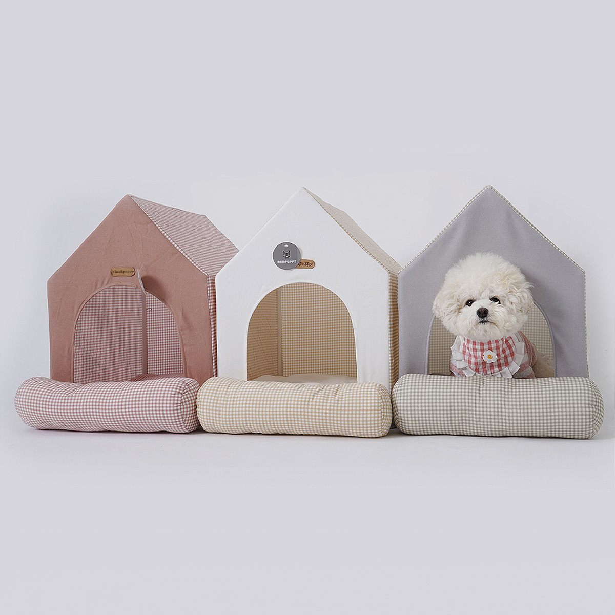The checkered detachable dog house, suitable for all seasons, large space, breathable, teddy dog bed, fully enclosed pet tent Application Scenario