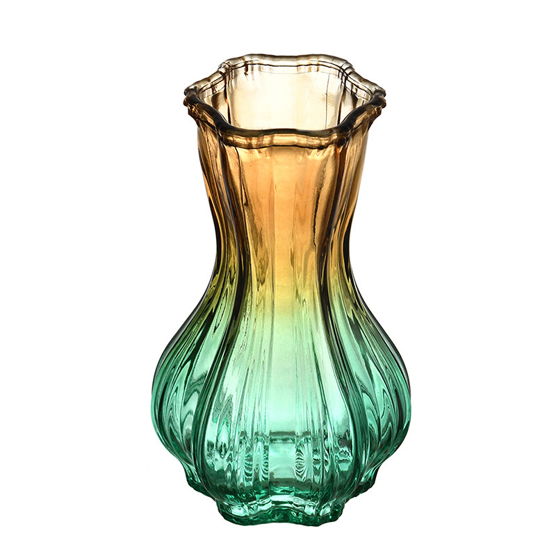 Nordic garlic-patterned glass vase with a transparent tabletop for living room decoration, ins style, high appearance level, dried fresh flower vase Item Picture