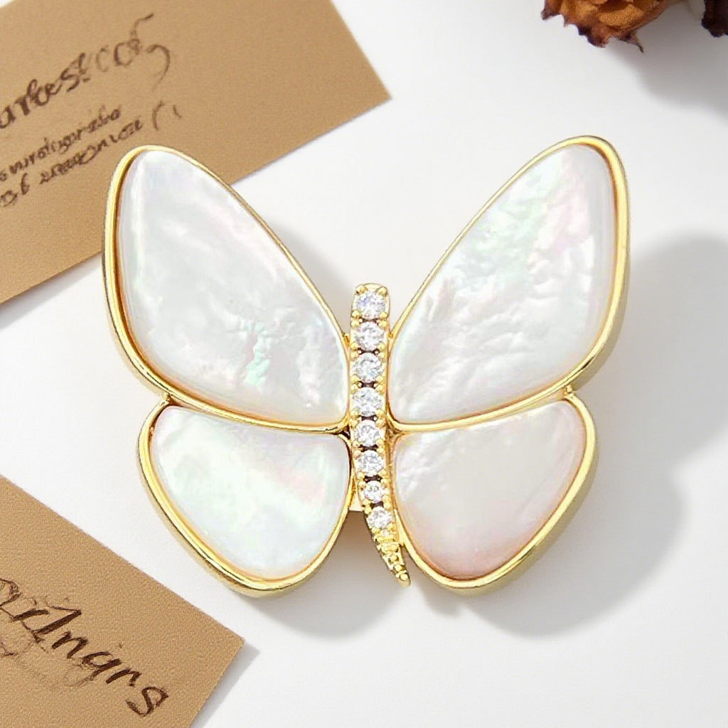 A light luxury and high-end natural mother-of-pearl butterfly magnetic brooch, exquisitely micro-inlaid zircon strong magnetic clasp, a best-selling clothing accessory