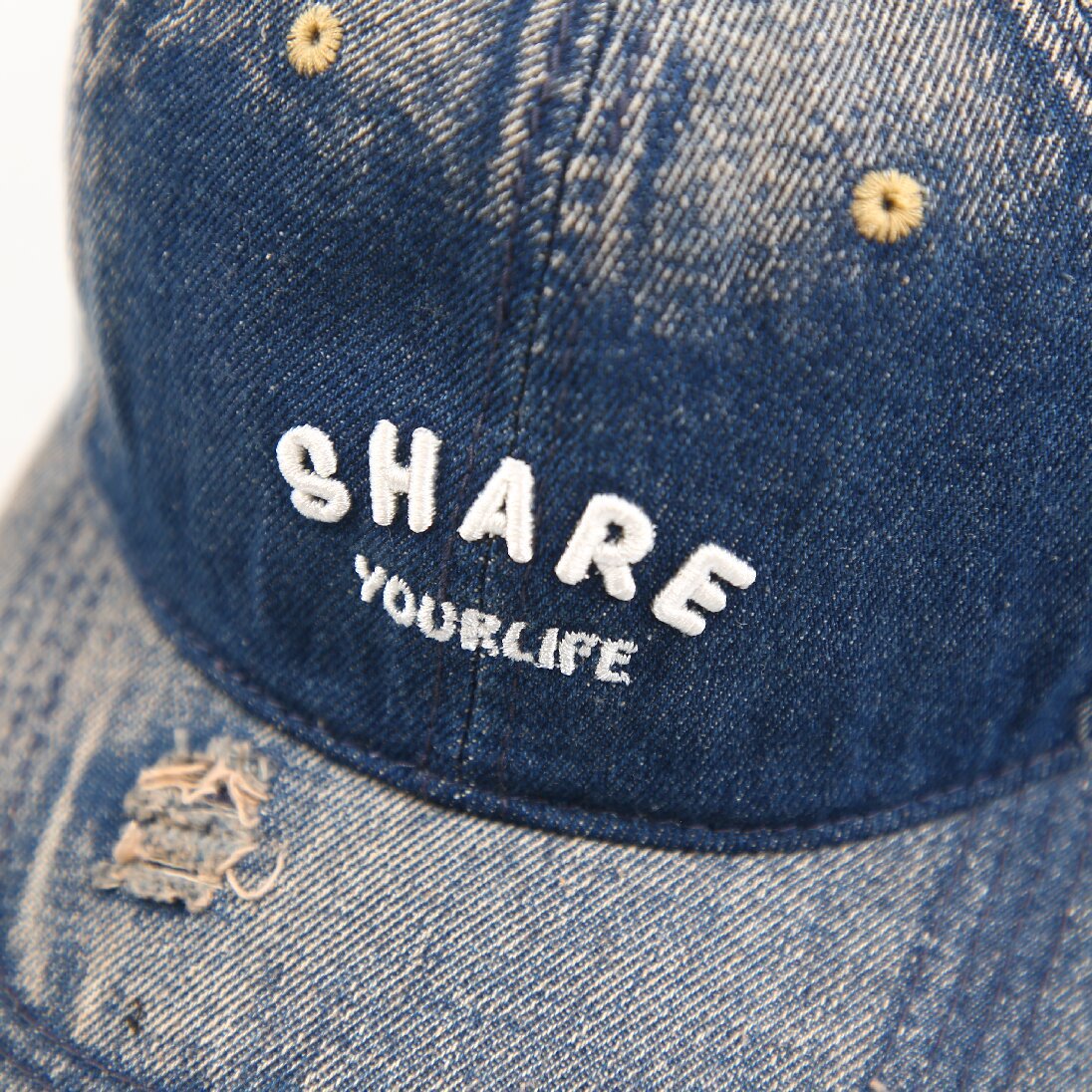 The new versatile wide-brimmed baseball cap for women is oversized and deepened to make the face look better. The small baseball cap and the large-brimmed baseball cap for men are simple and elegant Item Picture