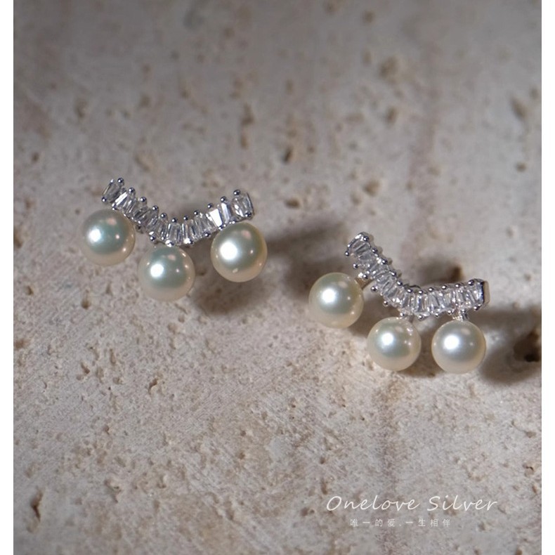 New light luxury, niche and sweet ear studs for women, small and exquisite, slightly inlaid zircon pearl mosquito repellent coil ear clips, no ear holes details Picture