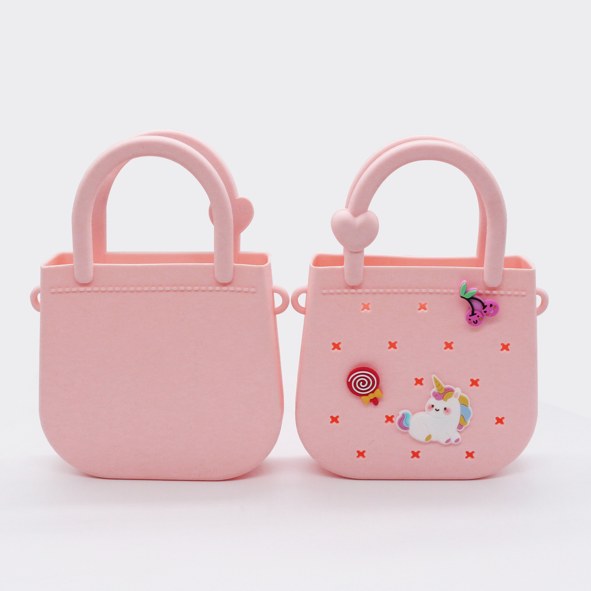 Cross-border best-selling DIY silicone hole bags, cartoon children's beach handbags, mobile phone storage bags, factory direct sales Application Scenario