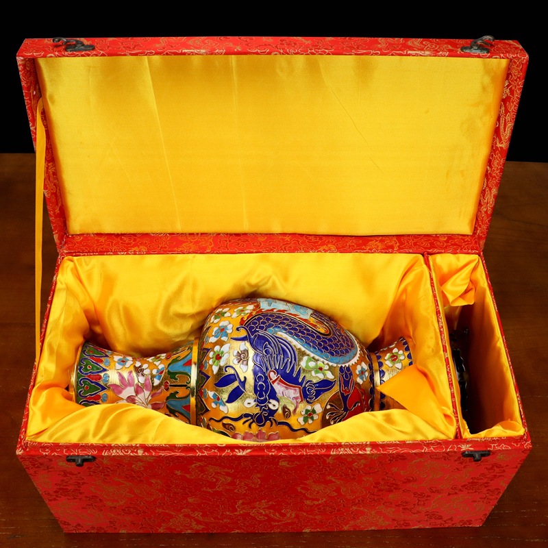 Fine workmanship Beijing Jingtai Blue Vase, gift, cloisonne enamel filigree silver blue, 15-inch dragon and Phoenix Zhou ware Lei vase Application Scenario