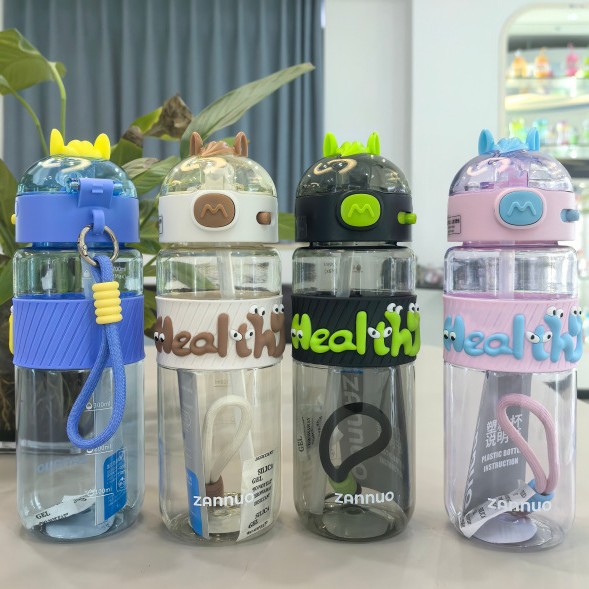 This is a popular online celebrity with a high level of appearance, featuring a contrasting color scheme, a bouncy lid, a straw cup, a summer student outdoor sports water cup, and a portable handle Application Scenario