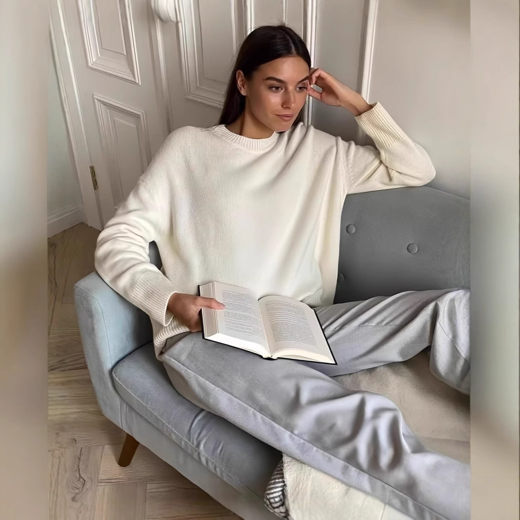 In 2025, cross-border bestsellers in Russia: Solid-colored round-neck sweaters for women, soft knitted tops, and casual loose styles full figure