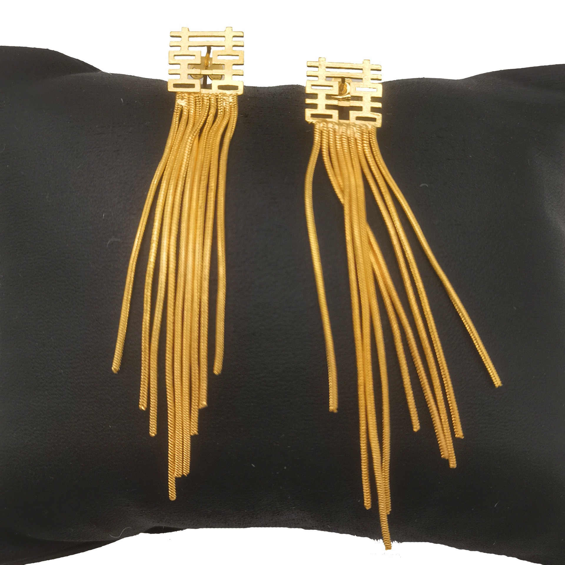 Bride's wedding simulation gold earrings, women's double happiness character tassel ear studs, 24k gold-plated ear pendants, fashionable earrings wholesale details Picture