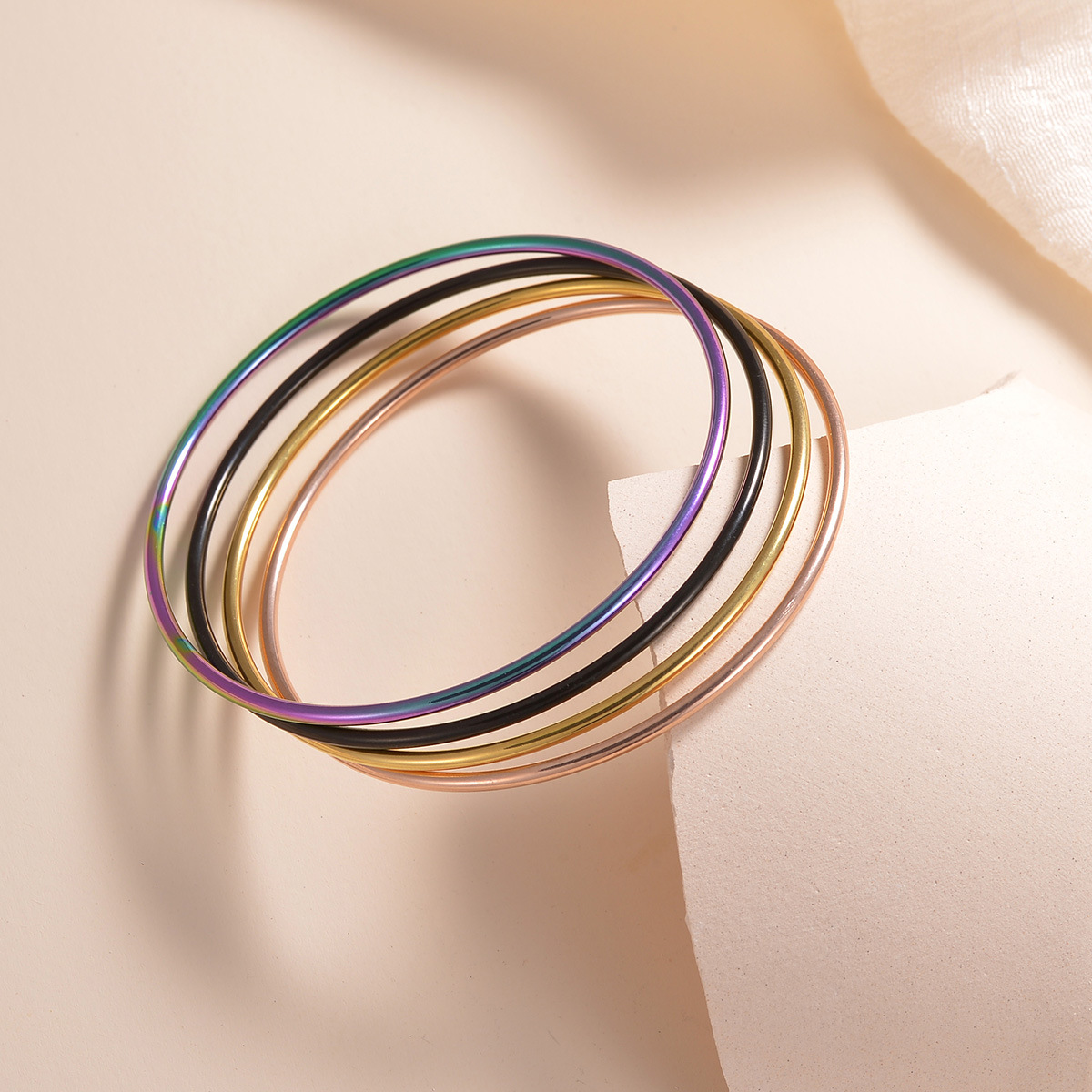 Amazon's new minimalist European and American accessories for women: 2mm linear closed titanium steel fine bracelet with a 60mm ring opening