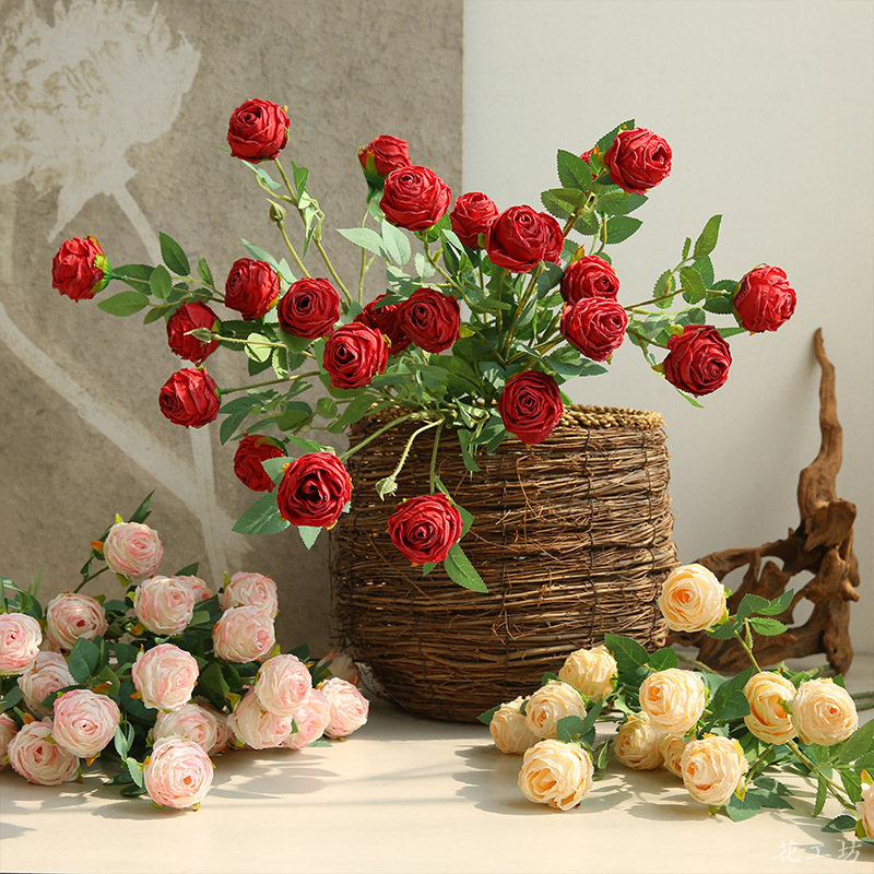 New 3-head rolled-edge rose artificial flower for living room dining table, baked edge rose artificial flower bouquet, shooting prop and landscape flower Application Scenario