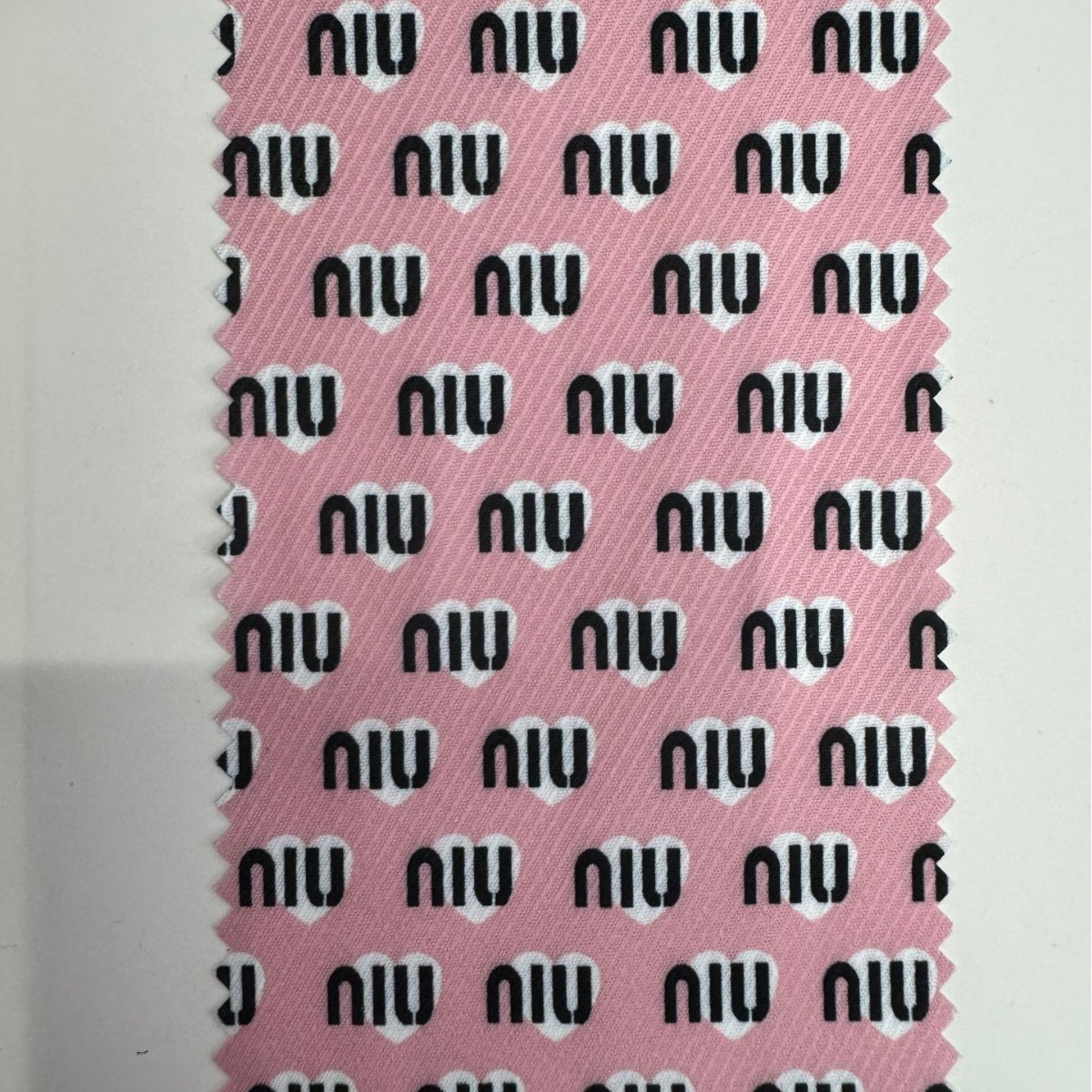 New printed fabric clothing fabric, autumn and winter fabric, pet fabric, digital printed twill fabric, children's clothing fabric, kids' clothes Specification image