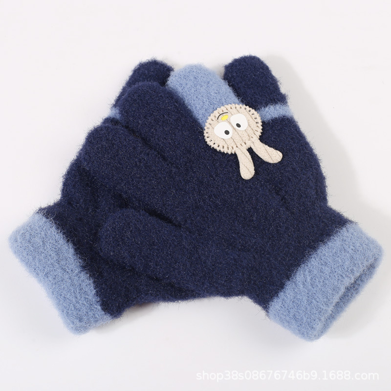 Nuevos niños lindo dibujos animados tejer guantes invierno caliente para niños niñas dibujos animados bebé engrosado cinco dedos flip hand Application Scenario